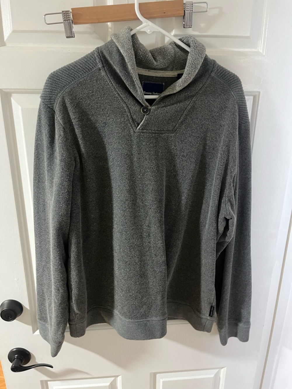Tommy Bahama Men's Gray Shawl-Collar Crewneck Sweater
